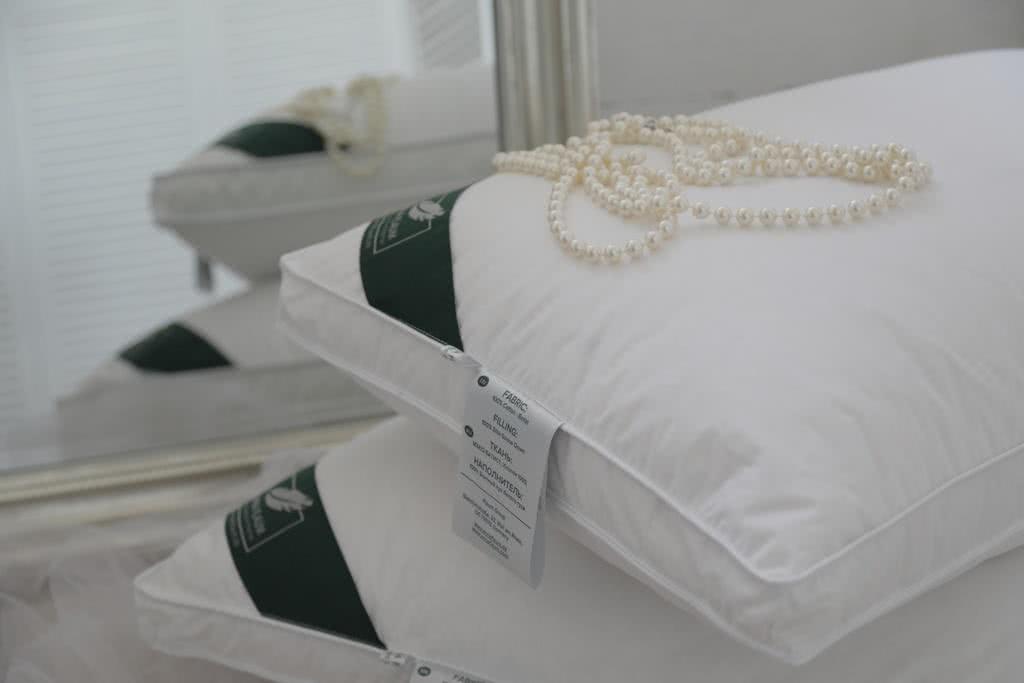 ������� Anna Flaum Perle, ������ 50�70 �� � ���� 26935 �. � ������ �������