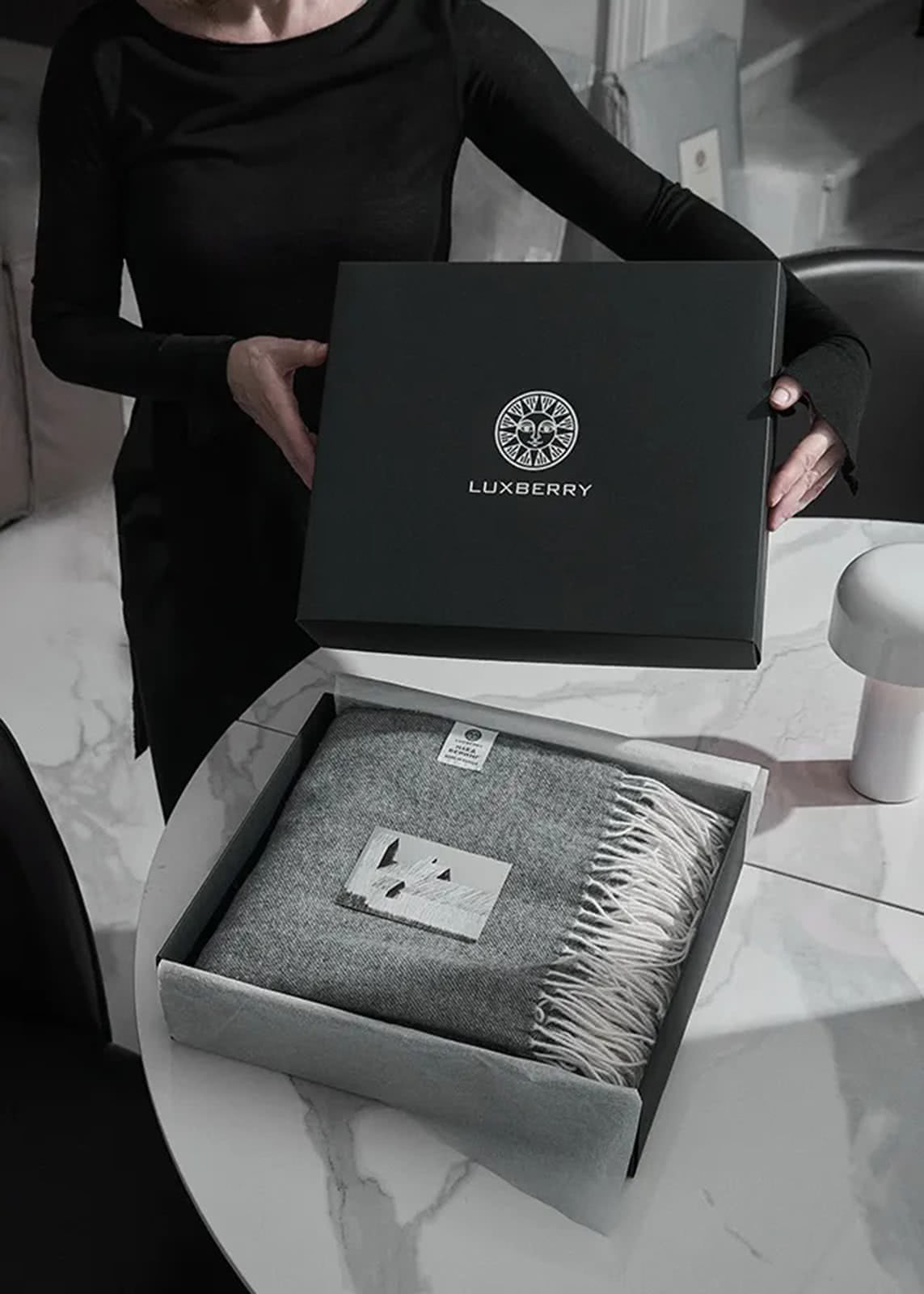 ���� Luxberry ������ � ���� 16380 �. � ������ ������