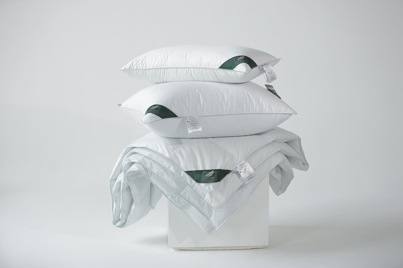 ������� Anna Flaum Eis, ������� 70�70 �� � ���� 25105 �. � 24 �������