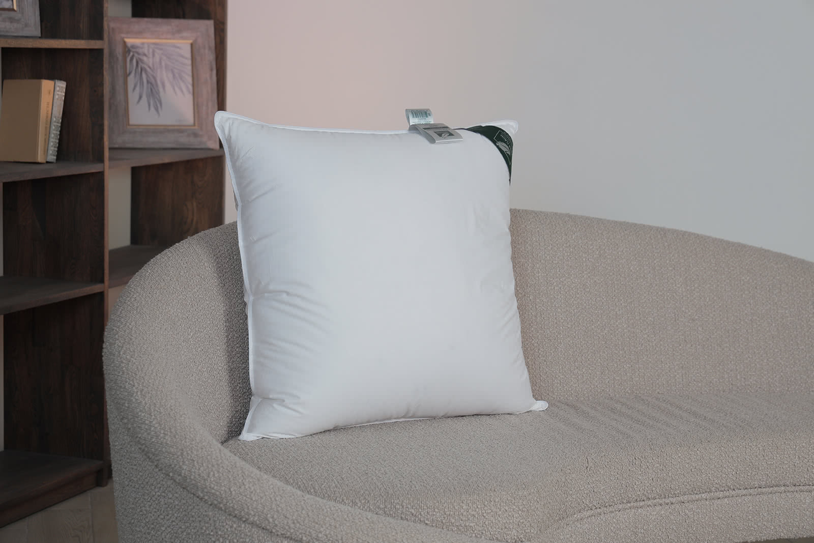 ������� Anna Flaum Perle, ������� 70�70 �� � ������������ ����� � ������� �������